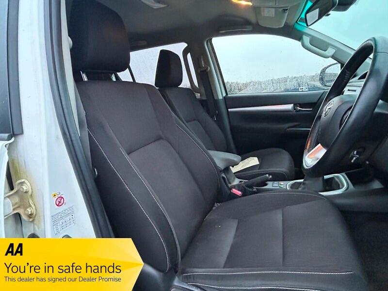 Used Toyota Hilux 2019 for sale - 77909405: Photo 11