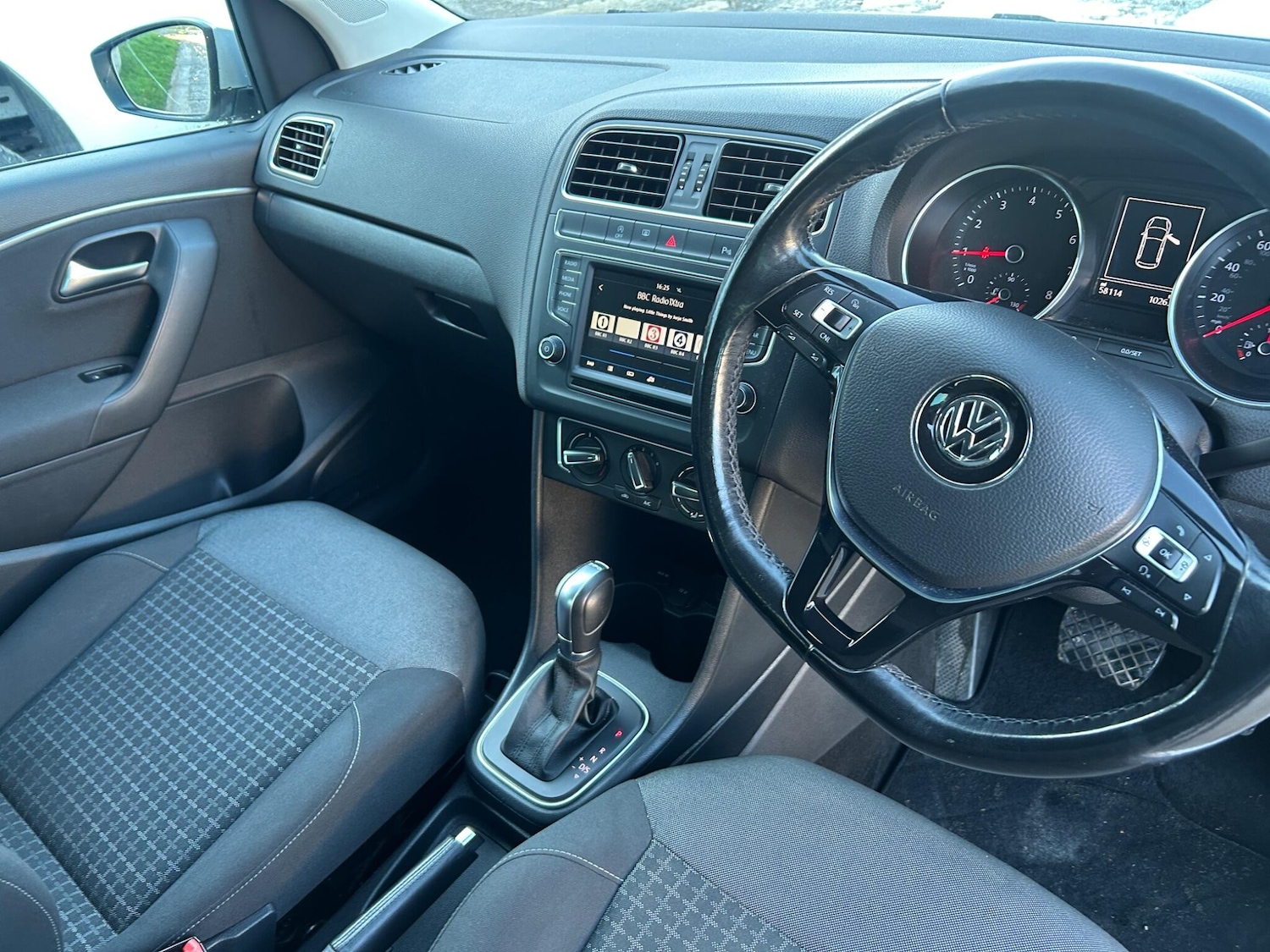 Used Volkswagen Polo 2017 for sale - 76377425: Photo 11