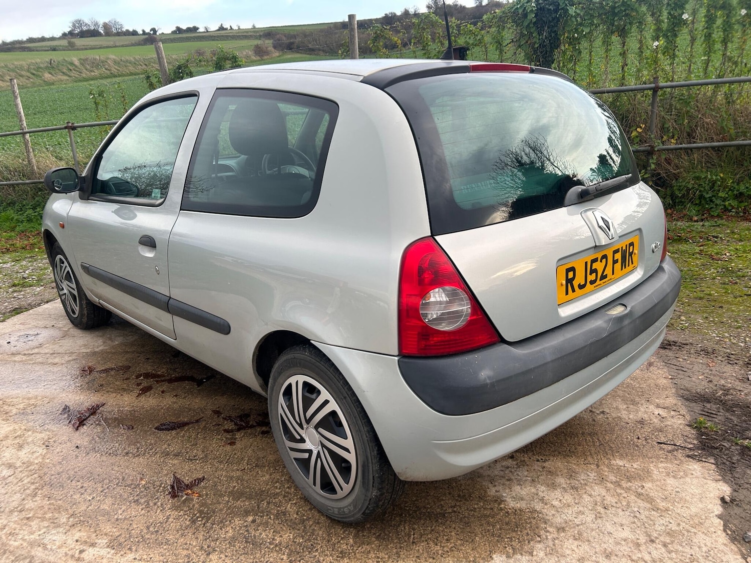 Used Renault Clio 2002 for sale - 76484281: Photo 4