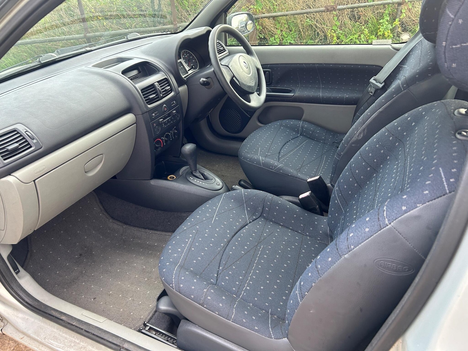 Used Renault Clio 2002 for sale - 76484281: Photo 5