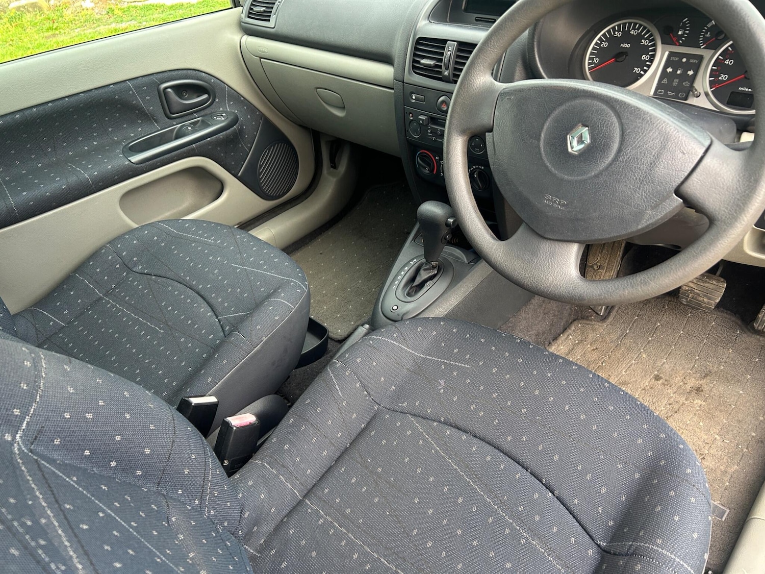 Used Renault Clio 2002 for sale - 76484281: Photo 6