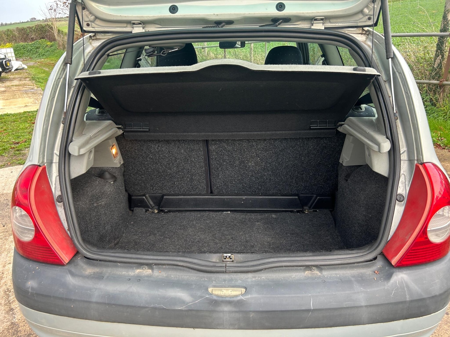 Used Renault Clio 2002 for sale - 76484281: Photo 9