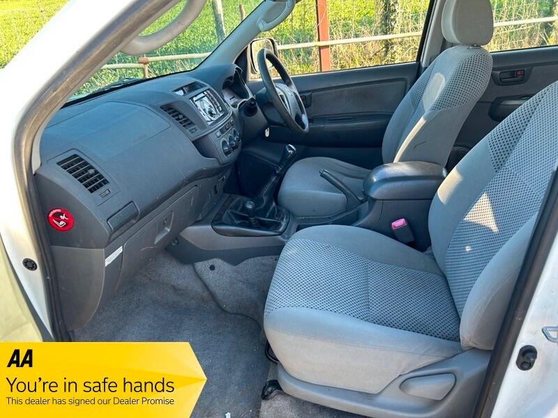 Used Toyota Hilux 2012 for sale - 77892640: Photo 11