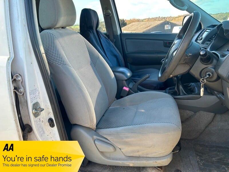 Used Toyota Hilux 2012 for sale - 77892640: Photo 9