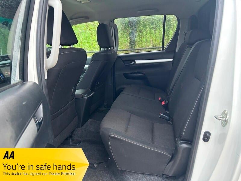 Used Toyota Hilux 2017 for sale - 76620412: Photo 11