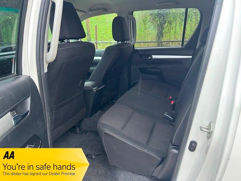 Used Toyota Hilux 2017 for sale - 76620412: Photo 13