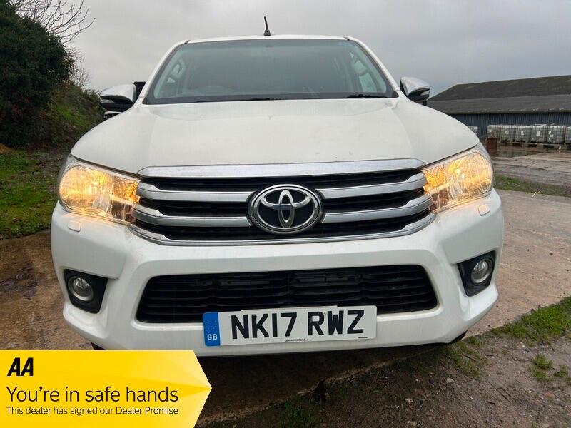 Used Toyota Hilux 2017 for sale - 76620412: Photo 2