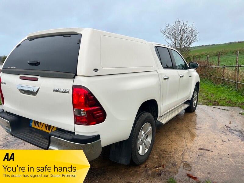 Used Toyota Hilux 2017 for sale - 76620412: Photo 8