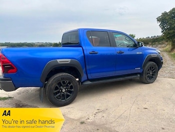 Used Toyota Hilux 2021 for sale - 75552588: Photo