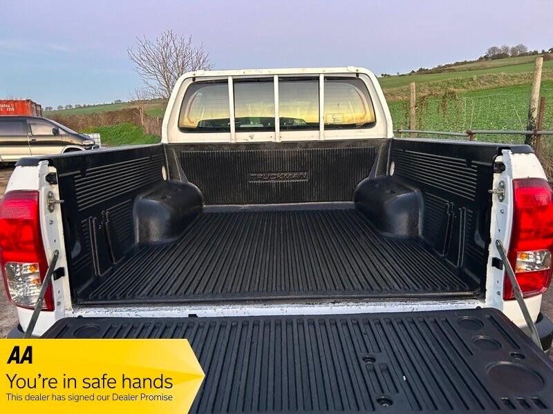 Used Toyota Hilux 2018 for sale - 76936176: Photo 8