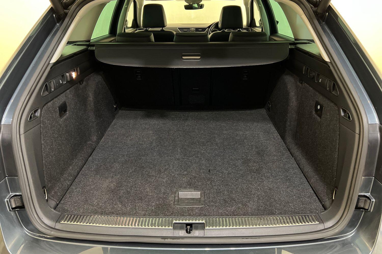 Used Skoda Superb 2019 for sale - 76673663: Photo 12