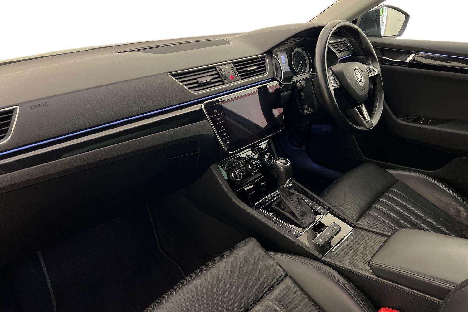 Used Skoda Superb 2019 for sale - 76673663: Photo 2