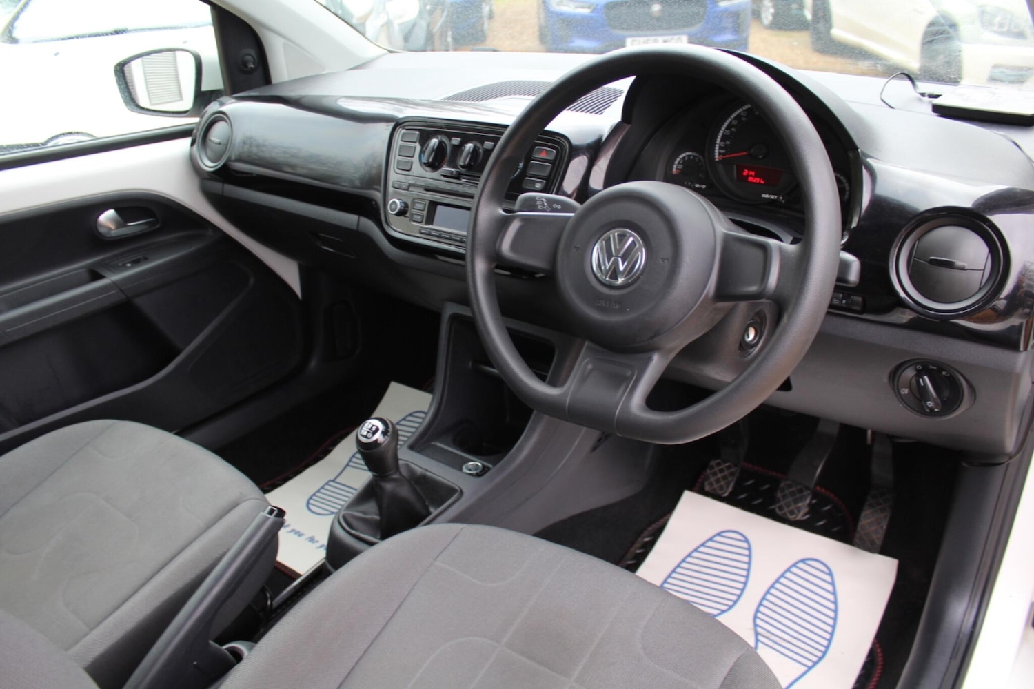 Used Volkswagen up! 2013 for sale - 77524265: Photo 6