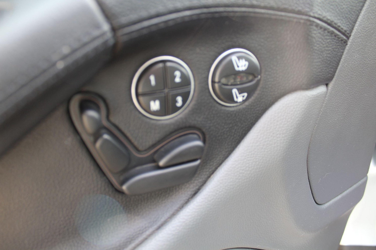 Used Mercedes-Benz SL 2002 for sale - 76270322: Photo 15