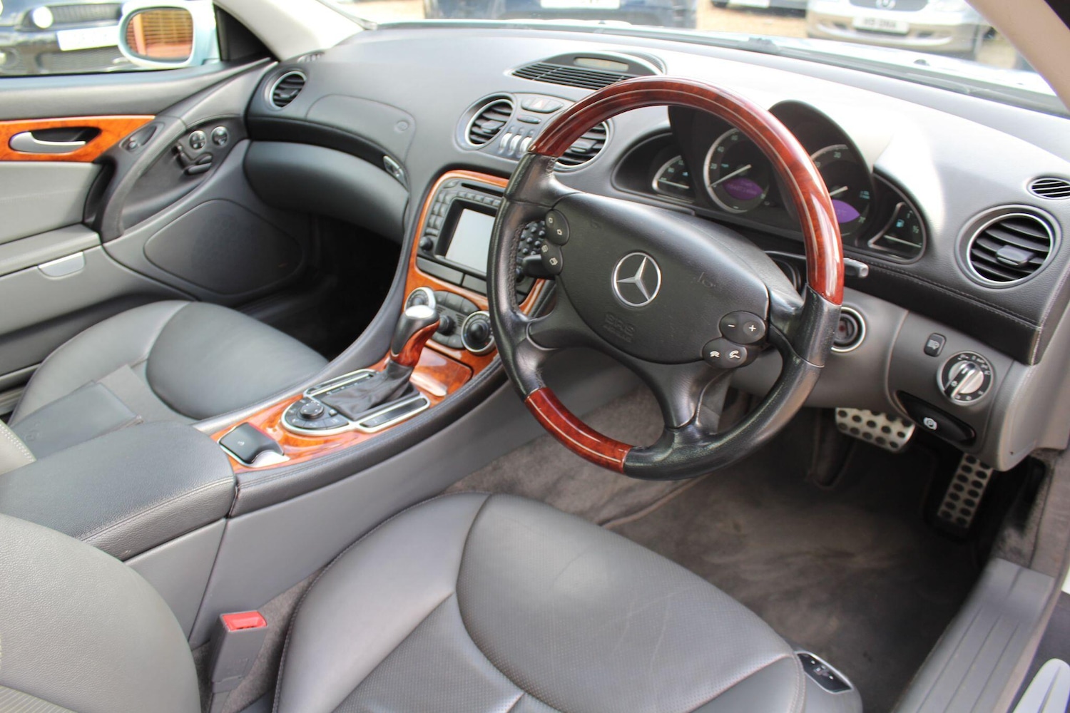 Used Mercedes-Benz SL 2002 for sale - 76270322: Photo 16