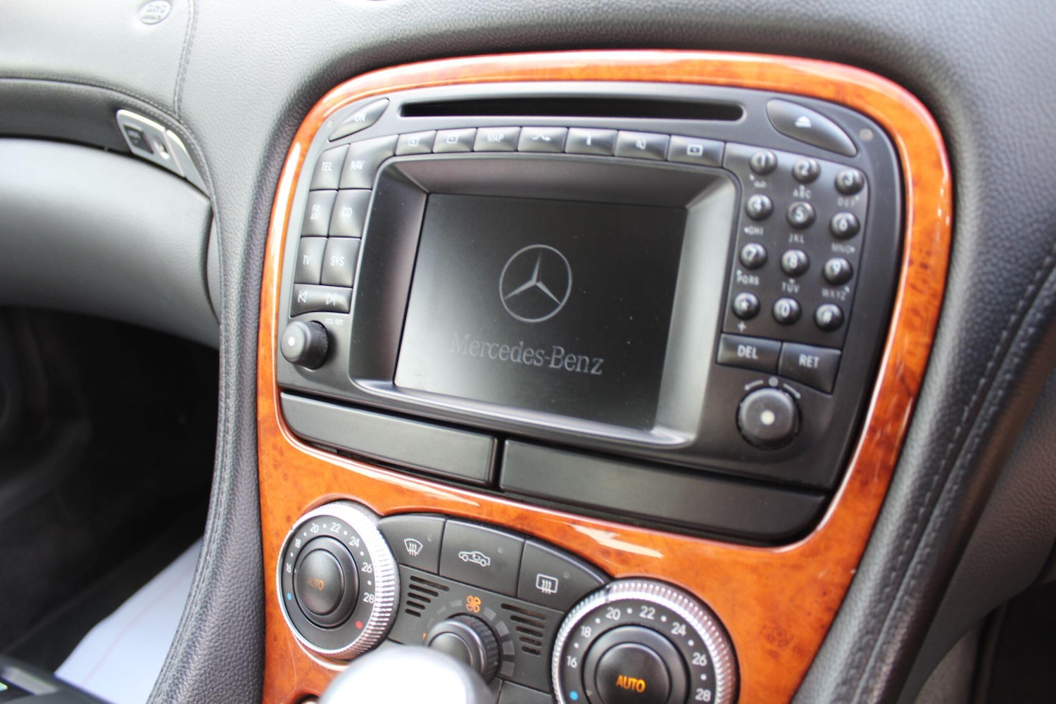 Used Mercedes-Benz SL 2002 for sale - 76270322: Photo 18