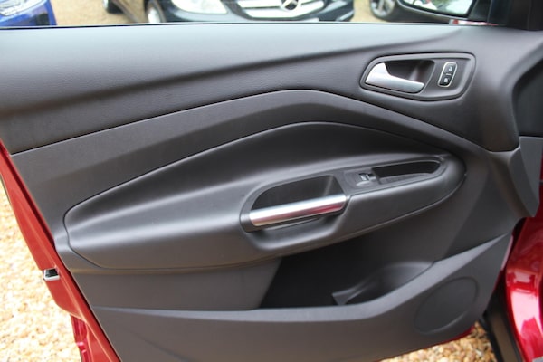 Used Ford Kuga 2018 for sale - 76270789: Photo 24