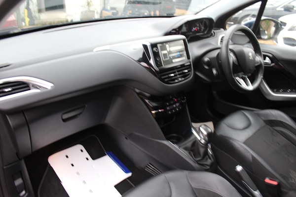 Used Peugeot 208 2012 for sale - 76270030: Photo 10