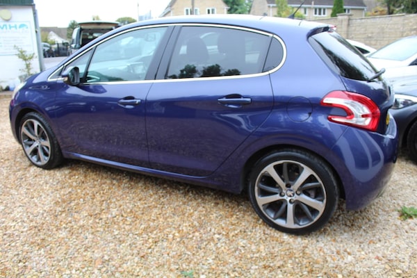 Used Peugeot 208 2012 for sale - 76270030: Photo 16