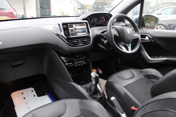 Used Peugeot 208 2012 for sale - 76270030: Photo 18