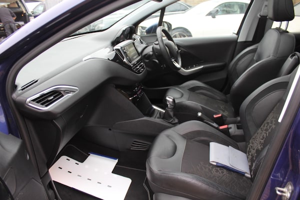 Used Peugeot 208 2012 for sale - 76270030: Photo 9