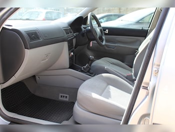Used Volkswagen Golf 2003 for sale - 79576593: Photo
