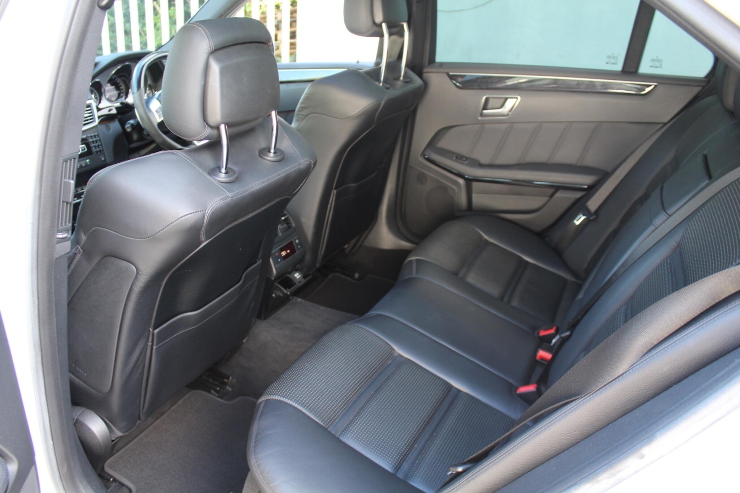 Used Mercedes-Benz E Class 2013 for sale - 76988312: Photo 10