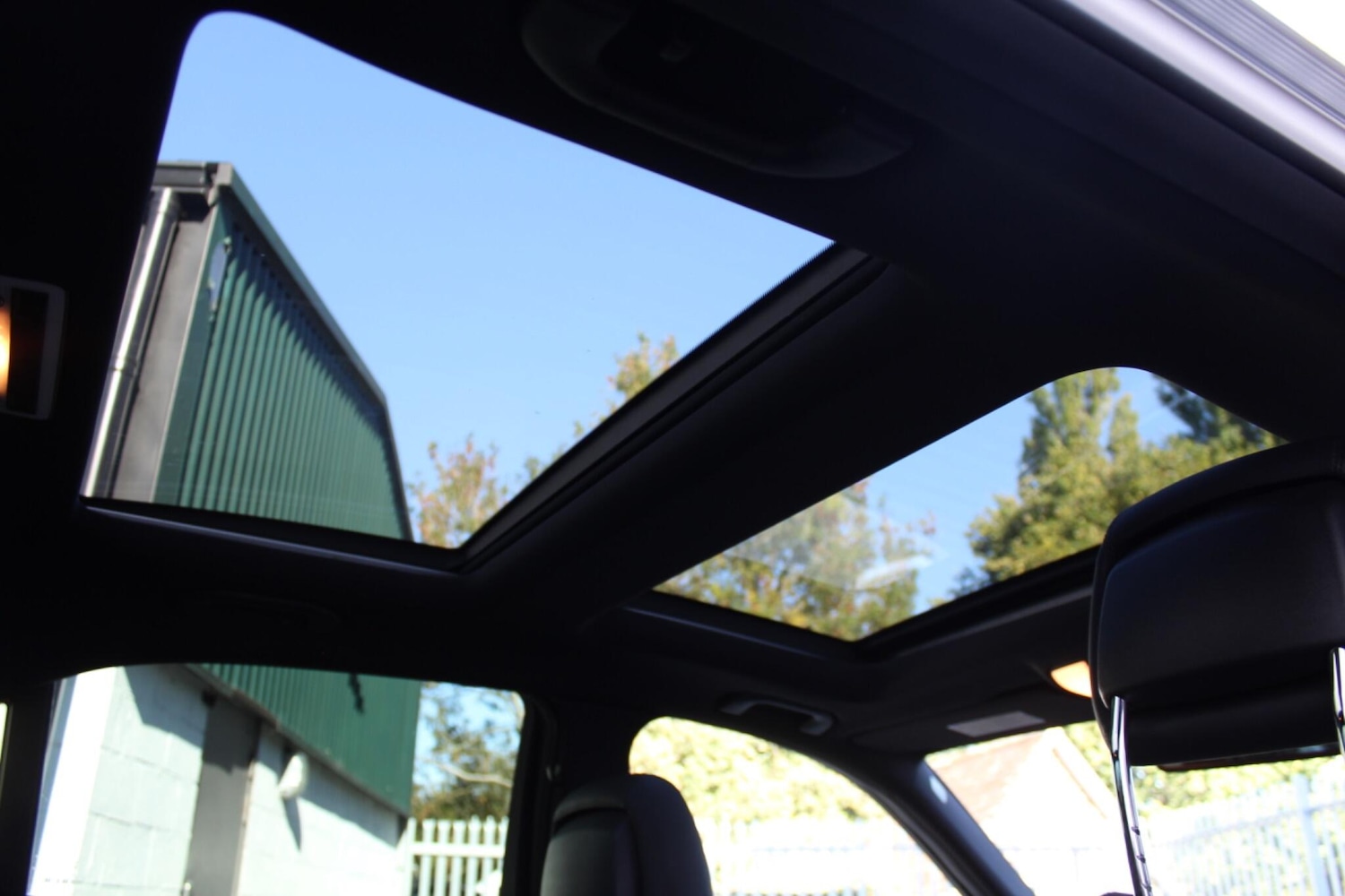 Used Mercedes-Benz E Class 2013 for sale - 76988312: Photo 15