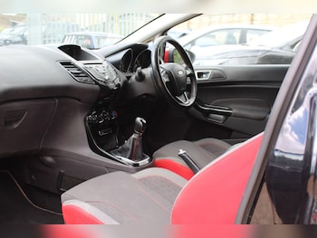 Used Ford Fiesta 2015 for sale - 79337321: Photo