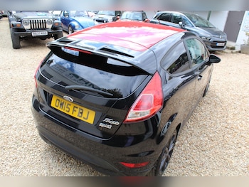 Used Ford Fiesta 2015 for sale - 79337321: Photo