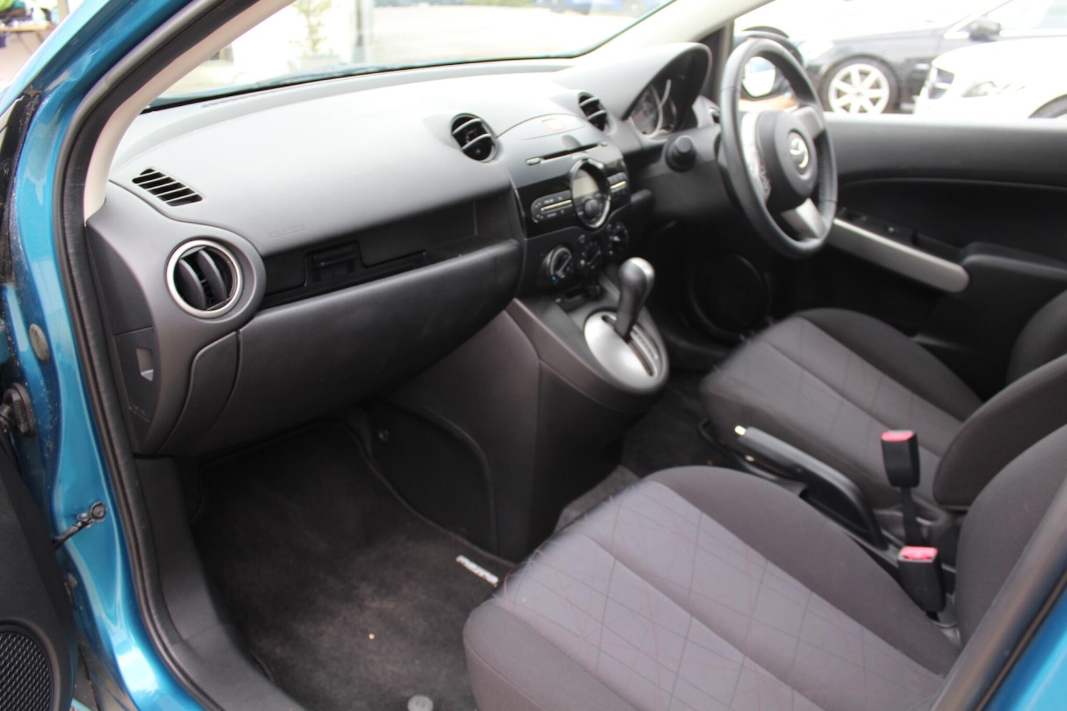 Used Mazda Mazda2 2012 for sale - 76083956: Photo 10