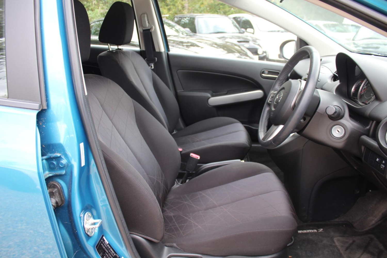 Used Mazda Mazda2 2012 for sale - 76083956: Photo 2