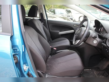 Used Mazda Mazda2 2012 for sale - 76083956: Photo 2