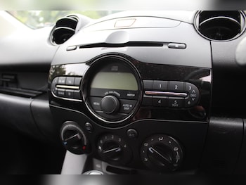 Used Mazda Mazda2 2012 for sale - 76083956: Photo 3