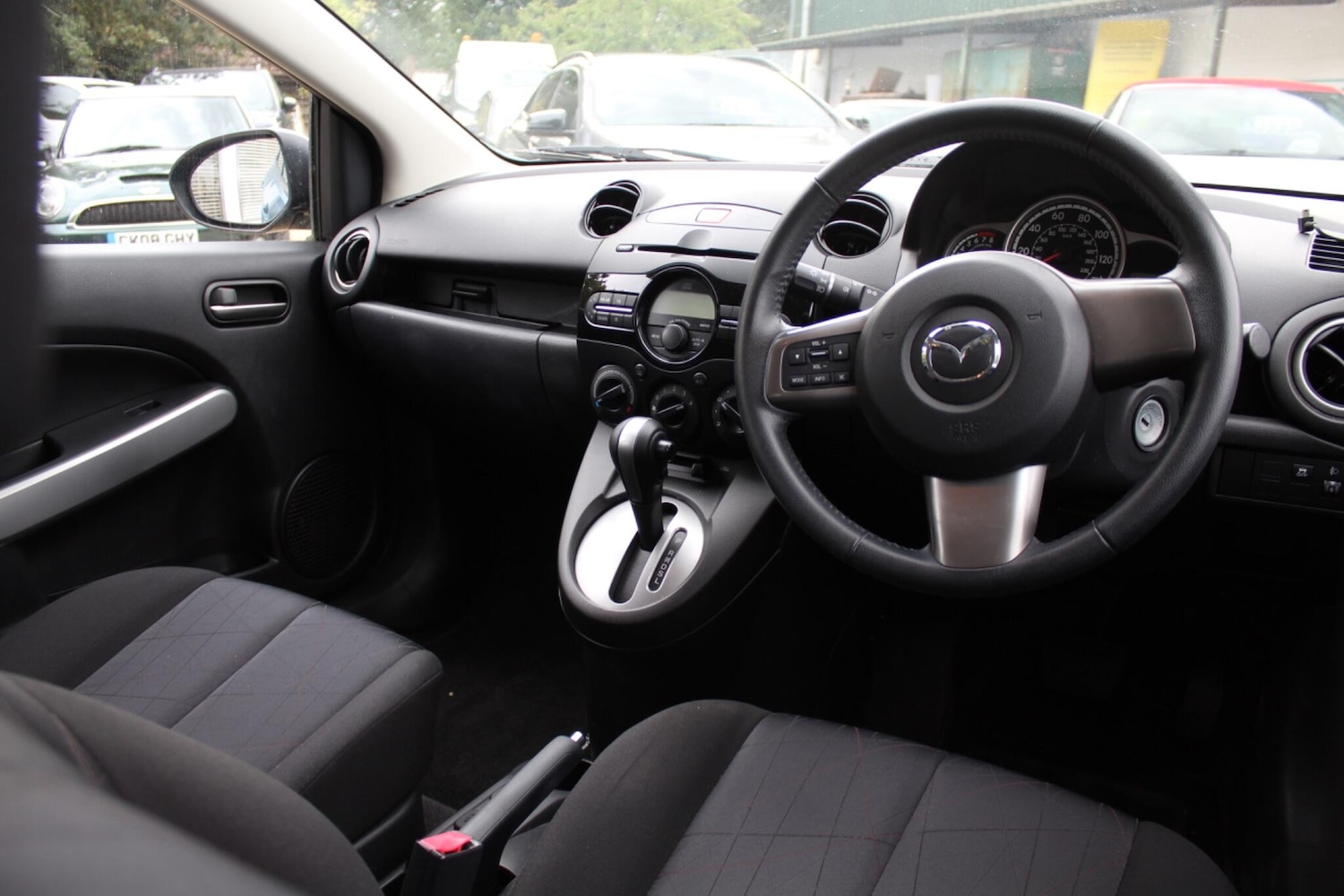 Used Mazda Mazda2 2012 for sale - 76083956: Photo 7