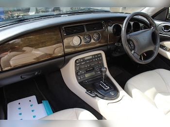 Used Jaguar XK8 1999 for sale - 79576341: Photo