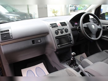 Used Volkswagen Touran 2009 for sale - 78784318: Photo