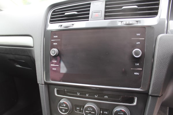 Used Volkswagen Golf 2018 for sale - 76295823: Photo 9