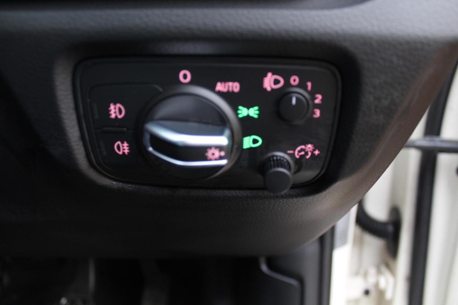 Used Audi A3 2015 for sale - 76562273: Photo 11