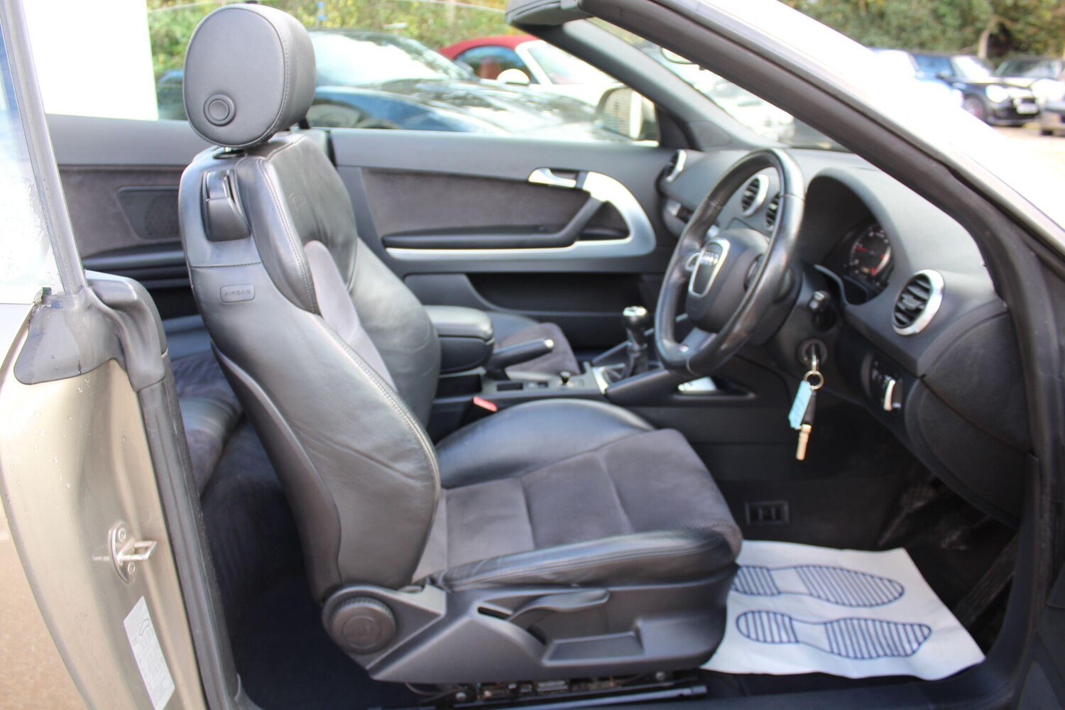 Used Audi A3 Cabriolet 2010 for sale - 76388521: Photo 13