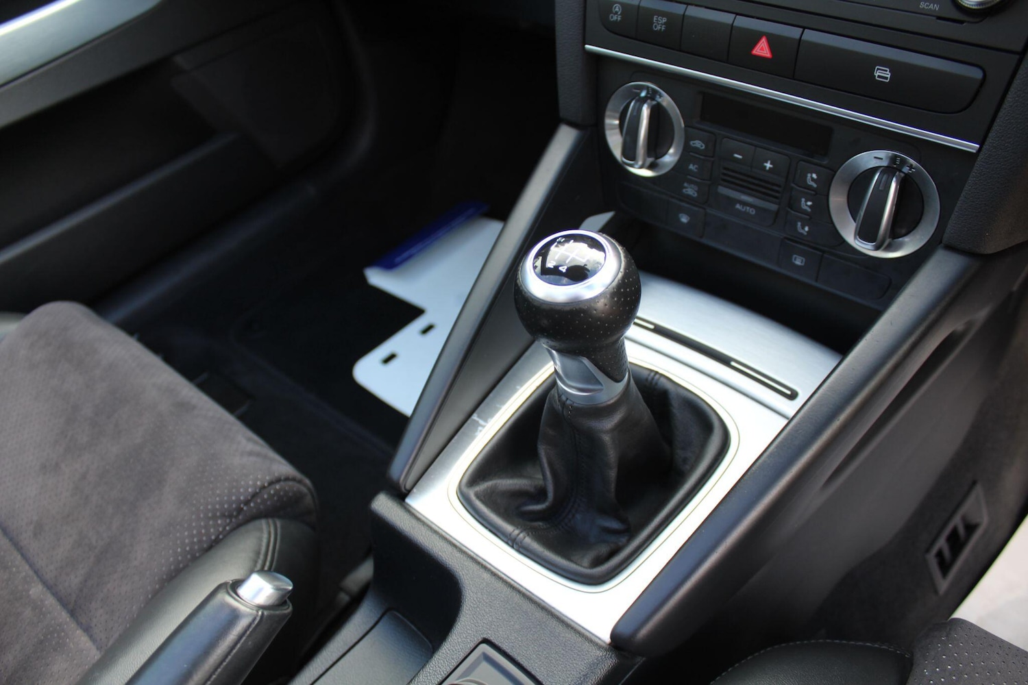 Used Audi A3 Cabriolet 2010 for sale - 76388521: Photo 17