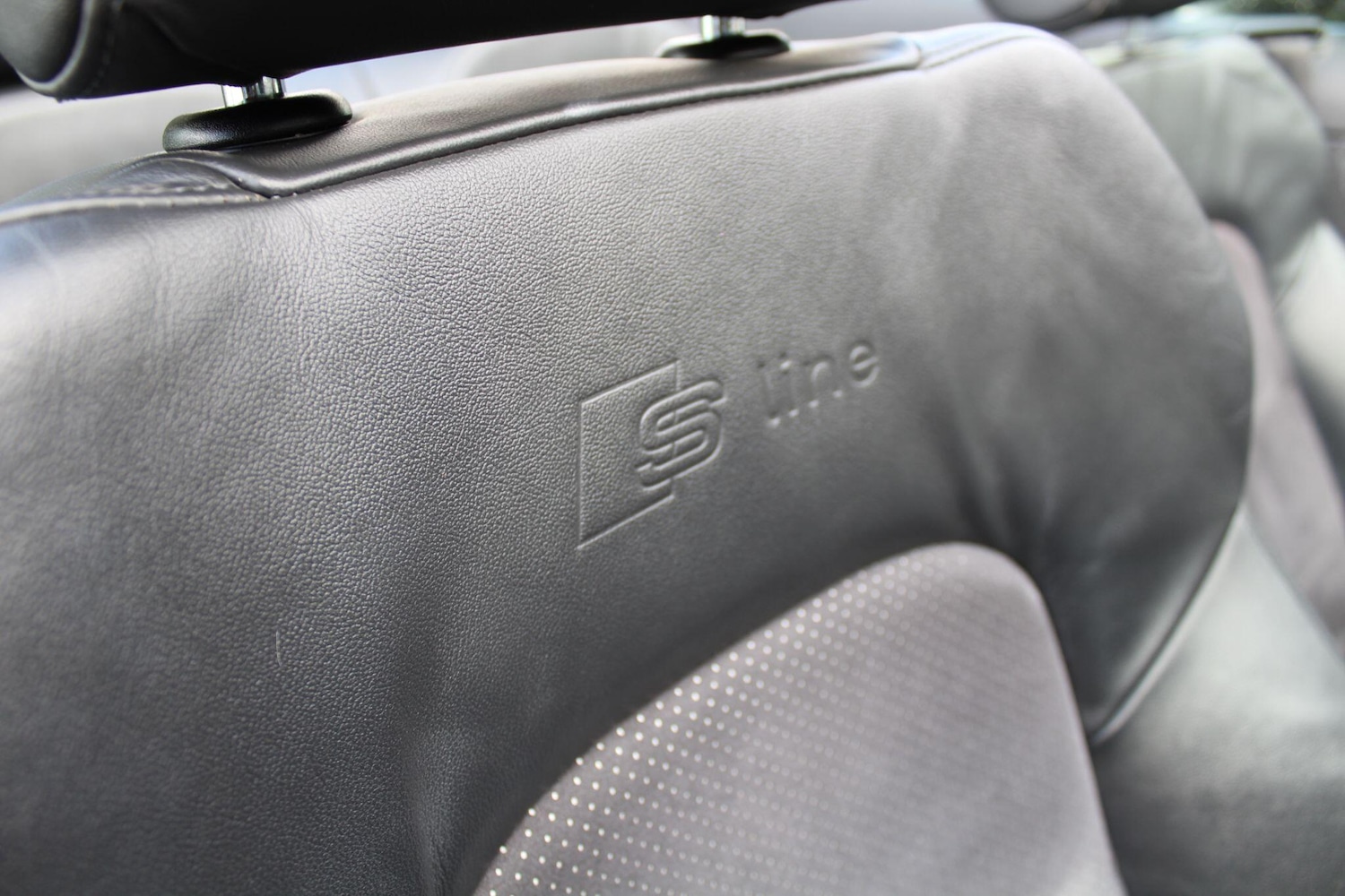 Used Audi A3 Cabriolet 2010 for sale - 76388521: Photo 20