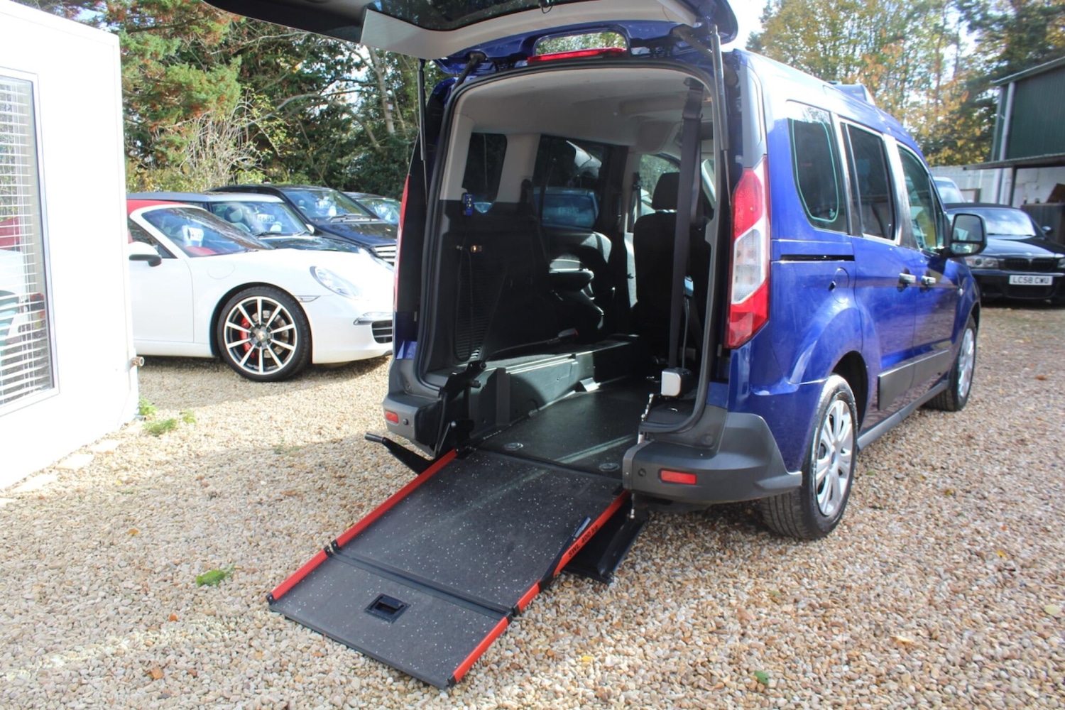 Used Ford Tourneo Connect 2017 for sale - 76457364: Photo 2