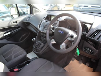 Used Ford Tourneo Connect 2017 for sale - 76457364: Photo