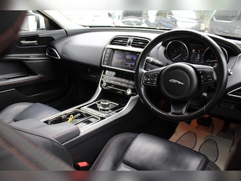 Used Jaguar XE 2018 for sale - 78751832: Photo