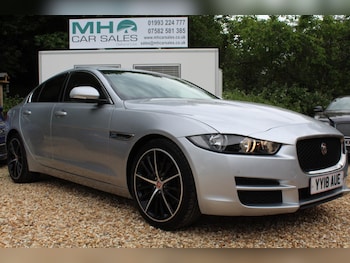 Used Jaguar XE 2018 for sale - 78751832: Photo