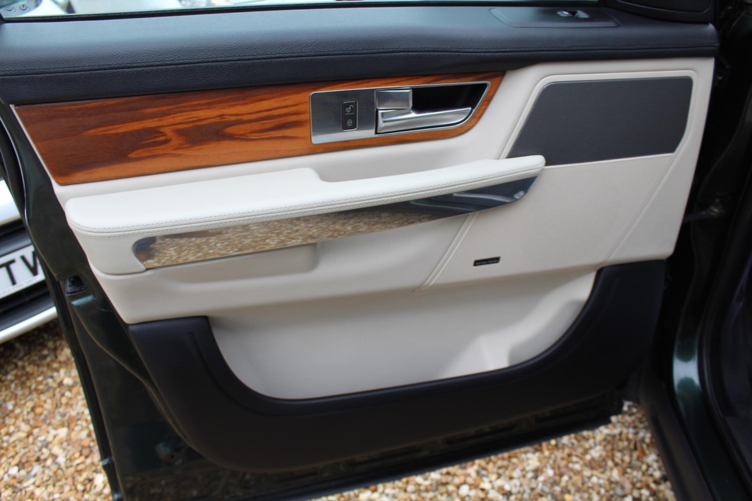 Used Land Rover Range Rover Sport 2010 for sale - 77597734: Photo 18