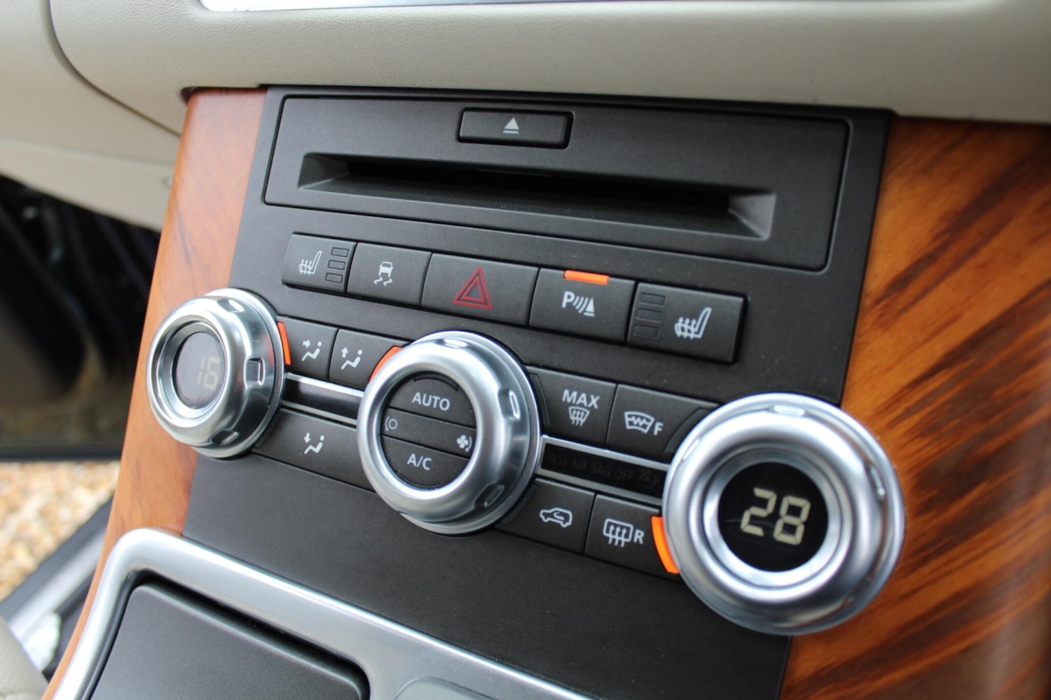 Used Land Rover Range Rover Sport 2010 for sale - 77597734: Photo 26