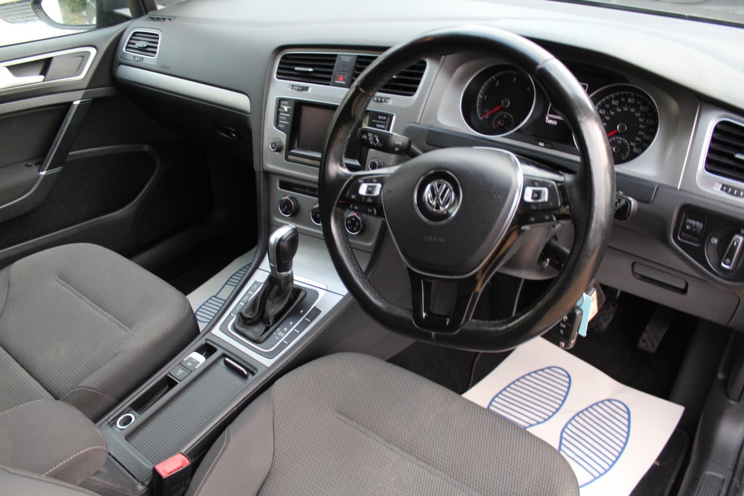Used Volkswagen Golf 2014 for sale - 76952556: Photo 2