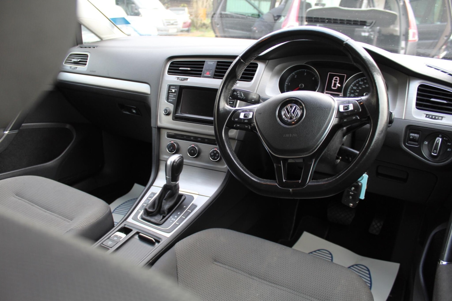 Used Volkswagen Golf 2014 for sale - 76952556: Photo 9